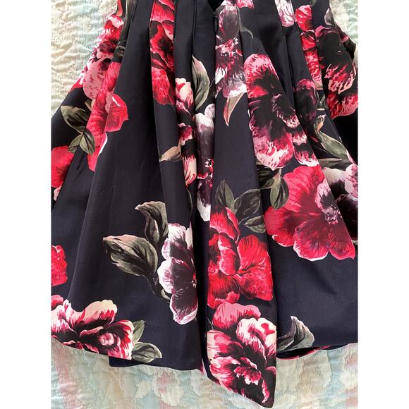 KEEPSAKE V-neck Backless Black Floral Spaghetti Strap Dress - Picture 6 of 7
